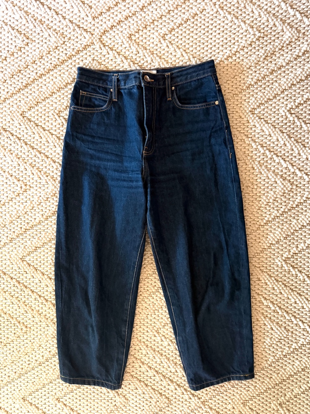 {Frame} High waist barrel jeans in Dell Rinse, size 28
